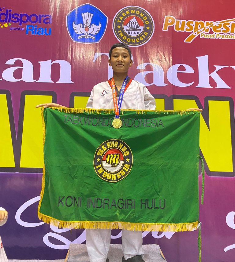 Siswa MA/MTs Nurul Falah Raih Medali Emas dalam Lomba Taekwondo Riau Challenge 2025